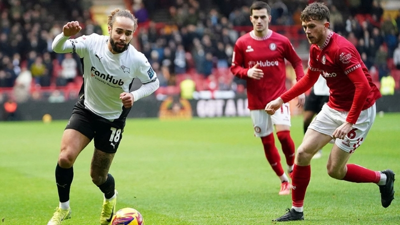 Bristol City sẽ tận dụng thành công được lợi thế sân nhà